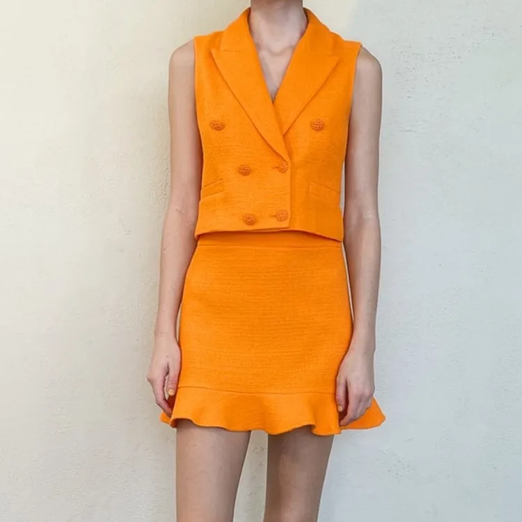 

Новинка лета 2022, темпераментный модный костюм для поездок, короткий жилет с текстурой и юбка с многослойной юбкой