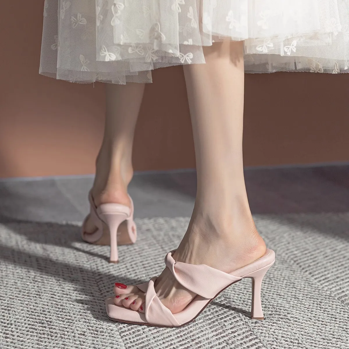 Женские сандалии на высоком каблуке с квадратным каблуком французские шлепанцы