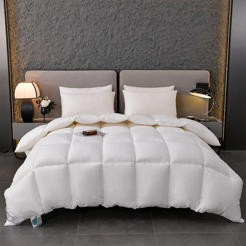 2024 new skin-friendly and comfortable five-star hotel feather velvet quilt winter thickened warm core