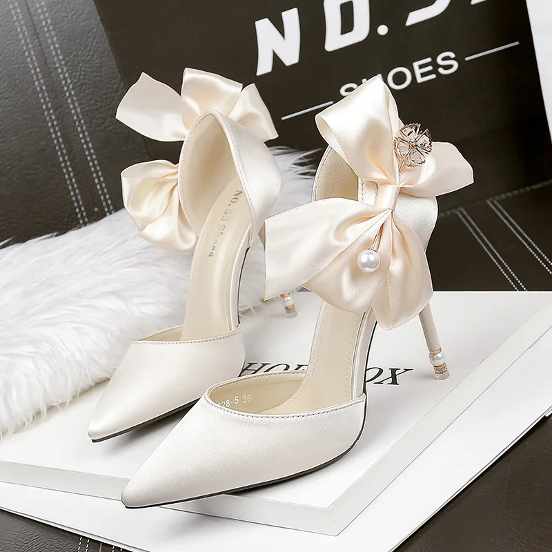 

2022 Women Luxury Wedding Bridal Pumps Female 7cm 10cm High Heels Bridal Low Heels Satin Scarpins Lady Stiletto Valentine Shoes