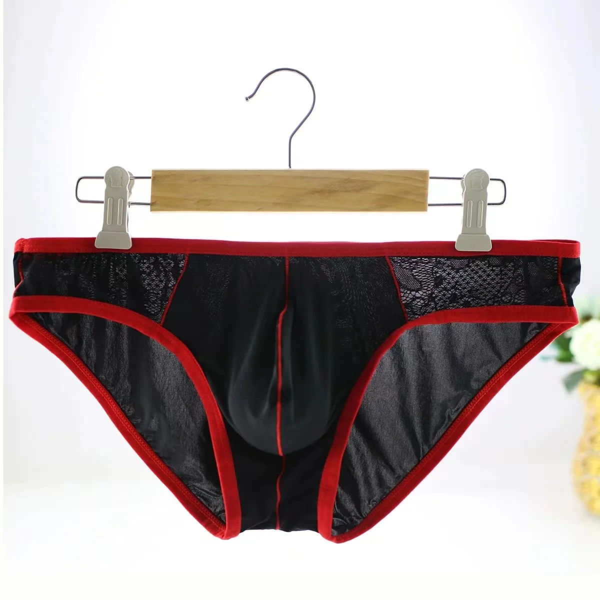 2pcs Men Summer Ice Silk Underwear Briefs Breathable Underwear Bamboo Carbon Fiber Anti-Bacterial LaceHollow Pants Briefs