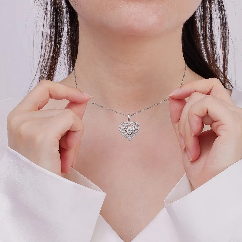 Подвеска из серебра с муассанитом 38-50 см