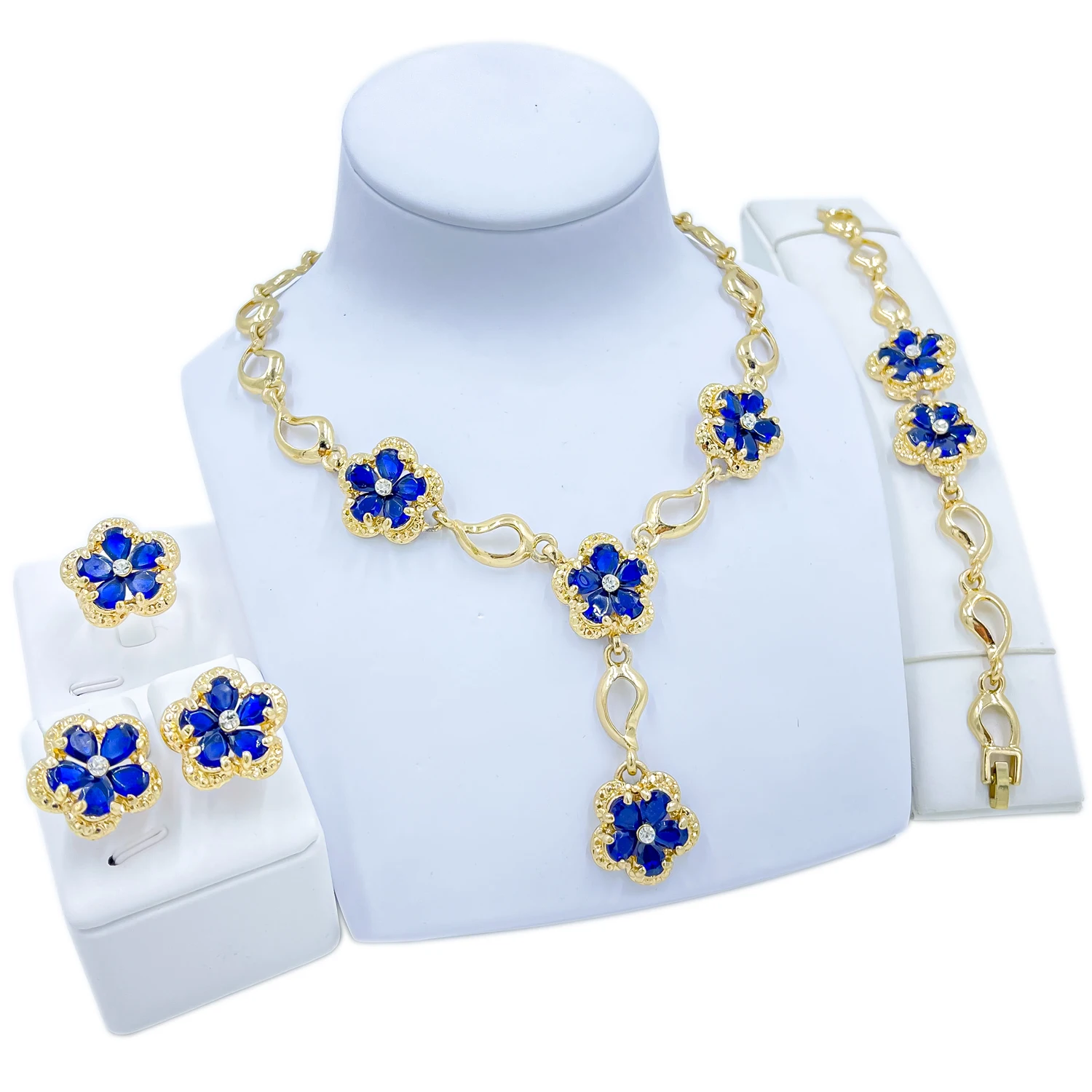 

Женский комплект из колье и серёг, с синим кристаллом