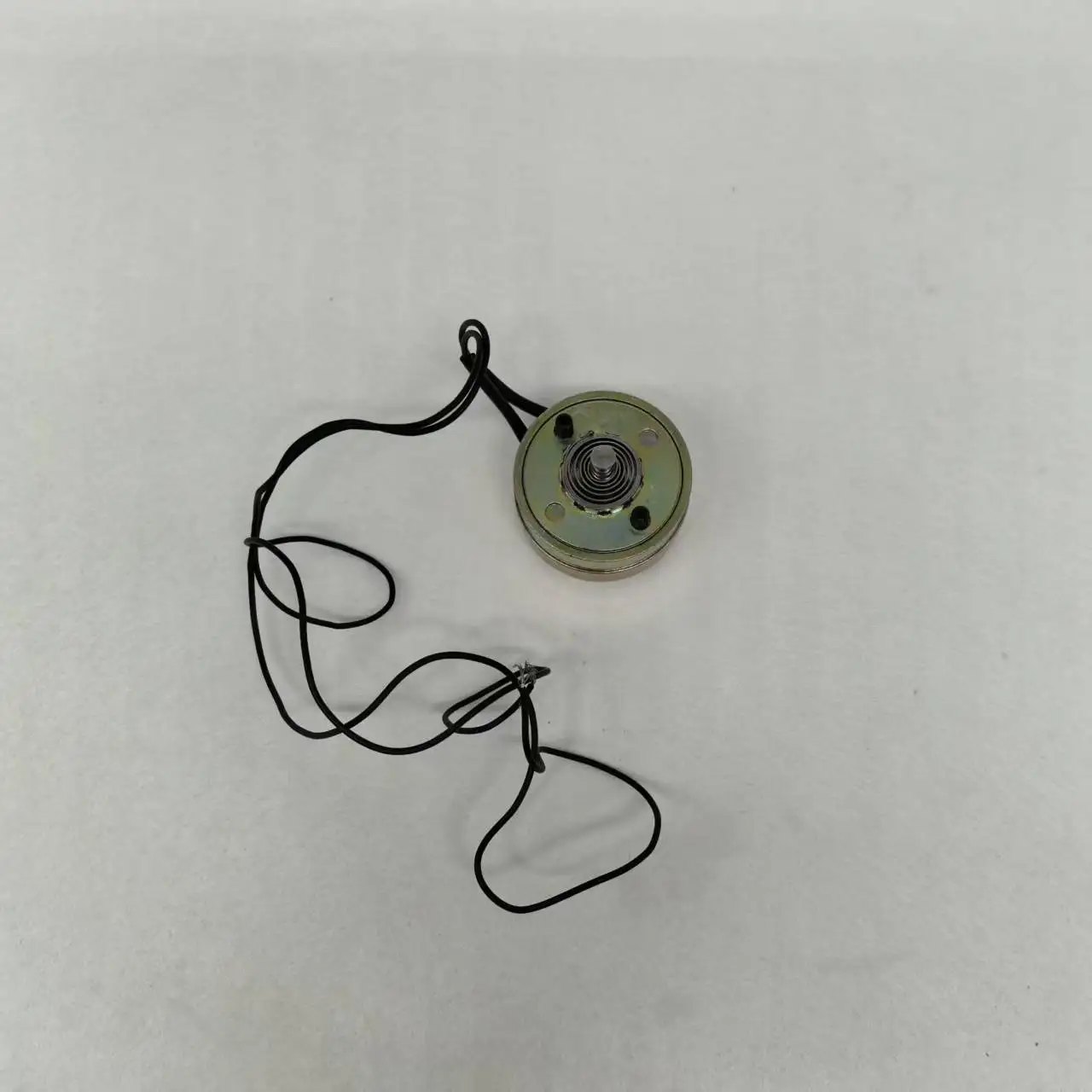 

Соленоид стеклоочистителя A9056012 A9056018, соленоид уборочной машины, роторный соленоид для вышивальных машин Barudan, запчасти