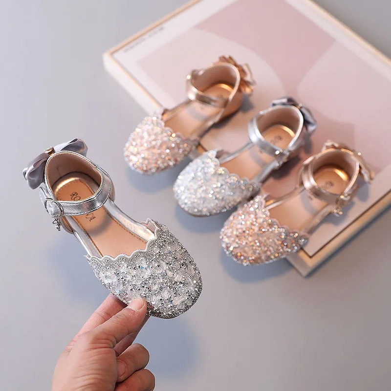 

Girls Princess Sandals 2022 Summer Children Sandals Fashion Bowknot Rhinestone Students Party Shoes Baby Kids Flat Sandals