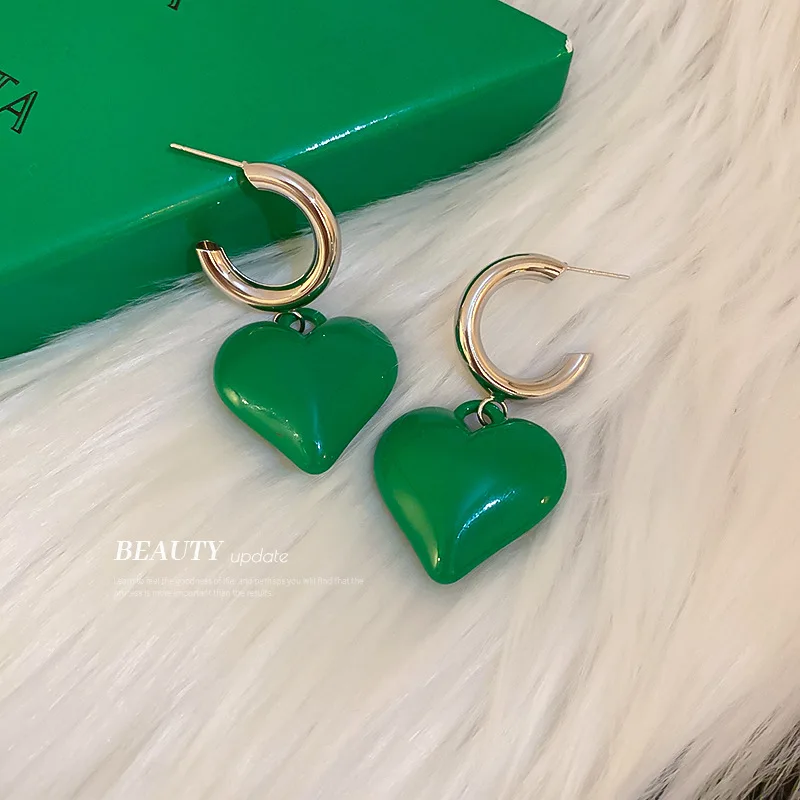 

Silver Needle C-shaped Green Love Earrings Korean Ins Fashion Simple Peach Heart Exaggerated Personality