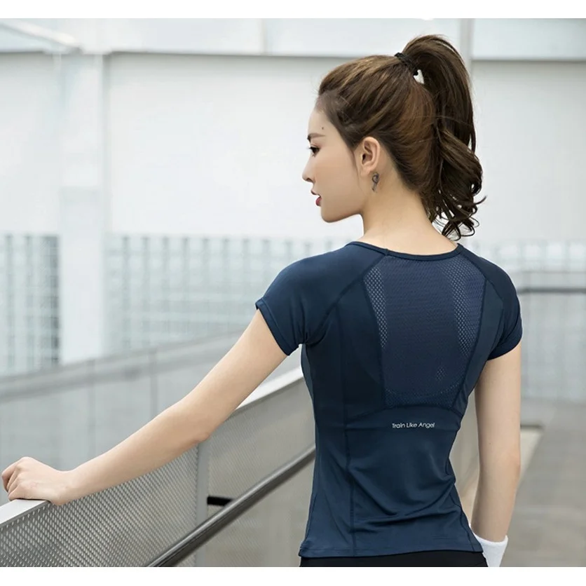 

Новинка 2022, Спортивная футболка, Женская Сексуальная красивая быстросохнущая футболка для фитнеса и бега с короткими рукавами, топ для йоги...