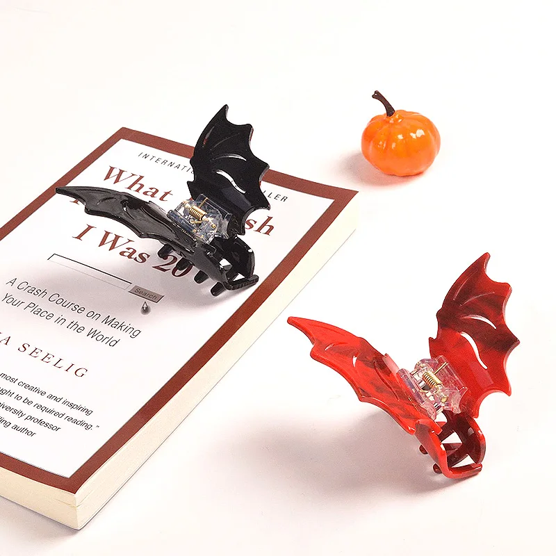 

Girl Cute Bat Hair Clip Funny Hairpins Women Fashion Shark Clip Crab Claw Barrette Headwear Halloween Party Hair Accessories