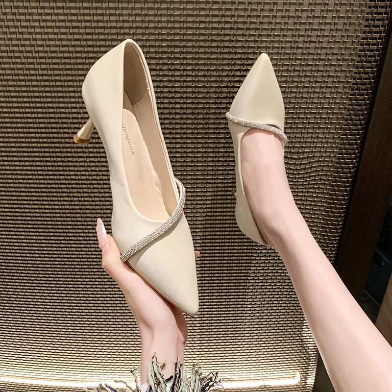 Женские туфли с косым ремешком One Word новые на высоком каблуке подходящие ко всему