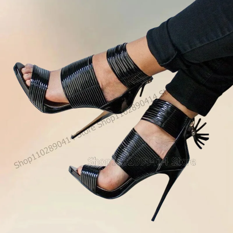 Босоножки женские черные с открытым носком на молнии сзади