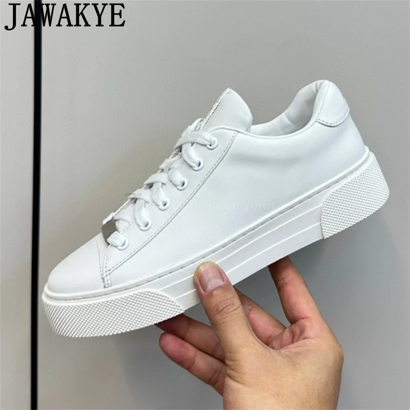 Разноцветные женские ботинки со шнуровкой на плоской подошве