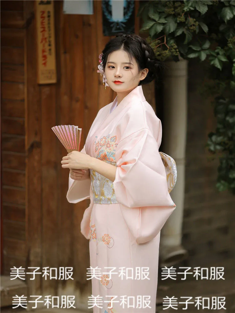 Кимоно женское в традиционном винтажном стиле свободный нежный стиль Одежда для