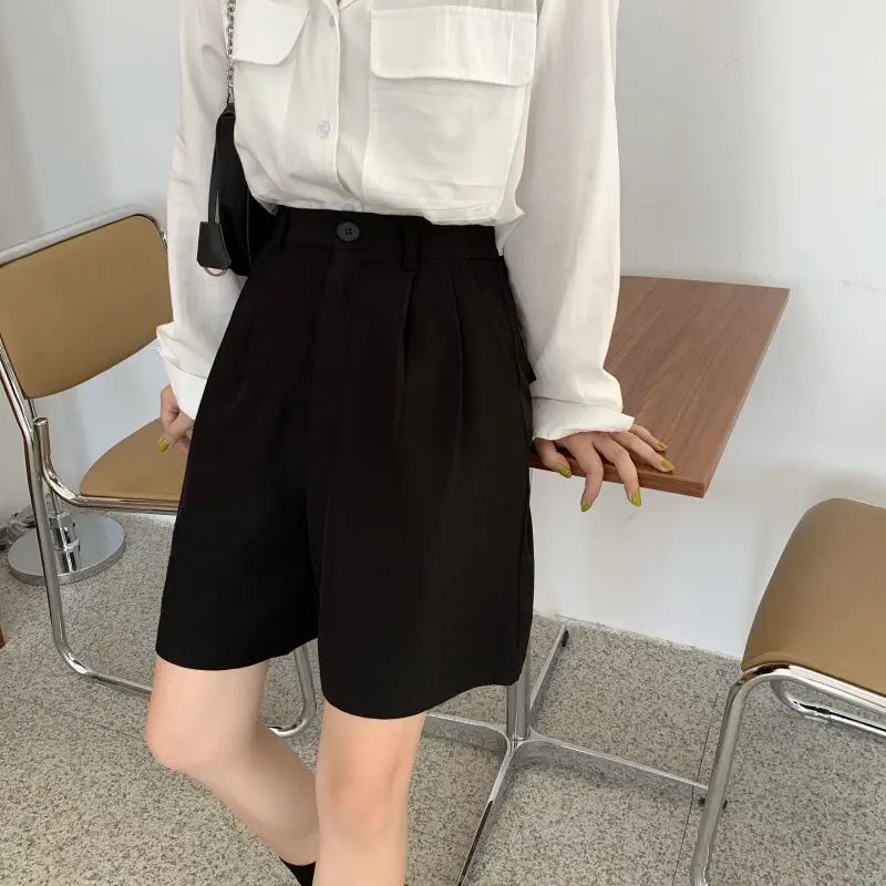 Шорты женские со складками и карманами новая модная уличная одежда в стиле