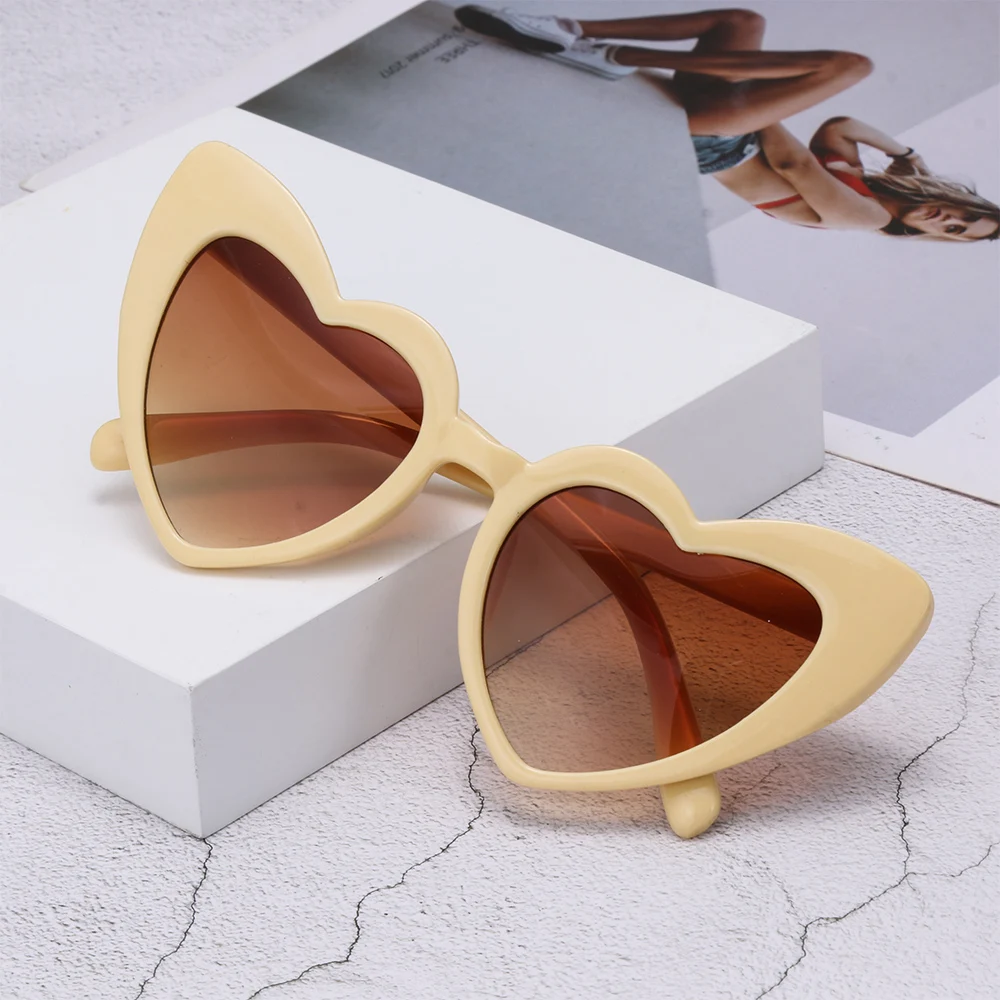 

1 Pcs Summer Heart Sunglasses for Women Luxury Brand Love Heart Shape Sun Glasses UV400 Protection Eyewear Outdoor Clout Goggle