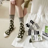 5pairs personality woman socks fashion cotton print comfortable trend middle tube socks painting stockings streetwear