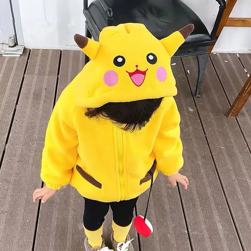 Купи Pokemon Cartoon Character Pikachu Costume Children's Lamb Fleece Thick Hooded Coat Autumn and Winter New Boys and Girls Warm Top за 1,196 рублей в магазине AliExpress