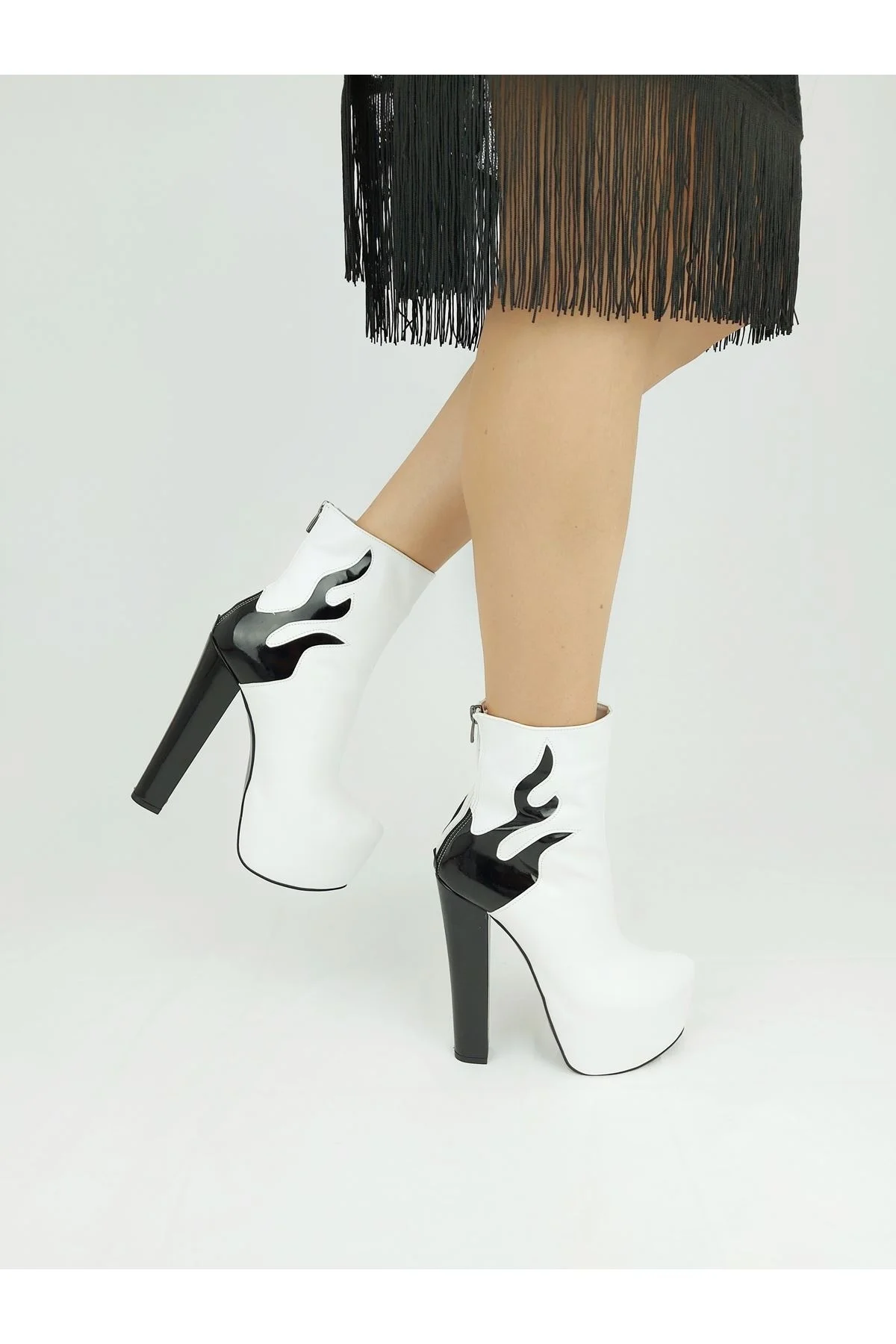 

Kai Siy. Bey. Flamed High-Heeled Boots