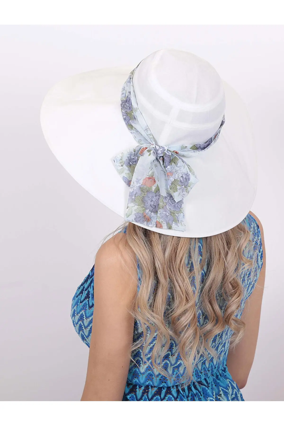 

Женская шляпа широкого размера 1301