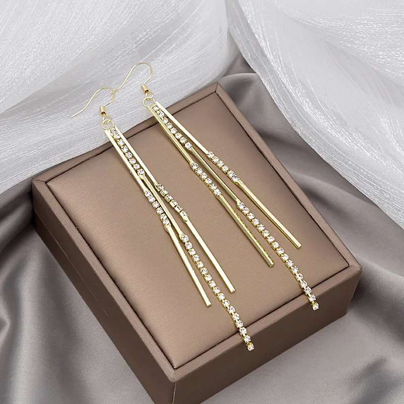 

925 Silver Needle Super Long Diamond Claw Chain Tassel Earrings Fashion Personality Earrings Earings Fashion Jewelry 2020