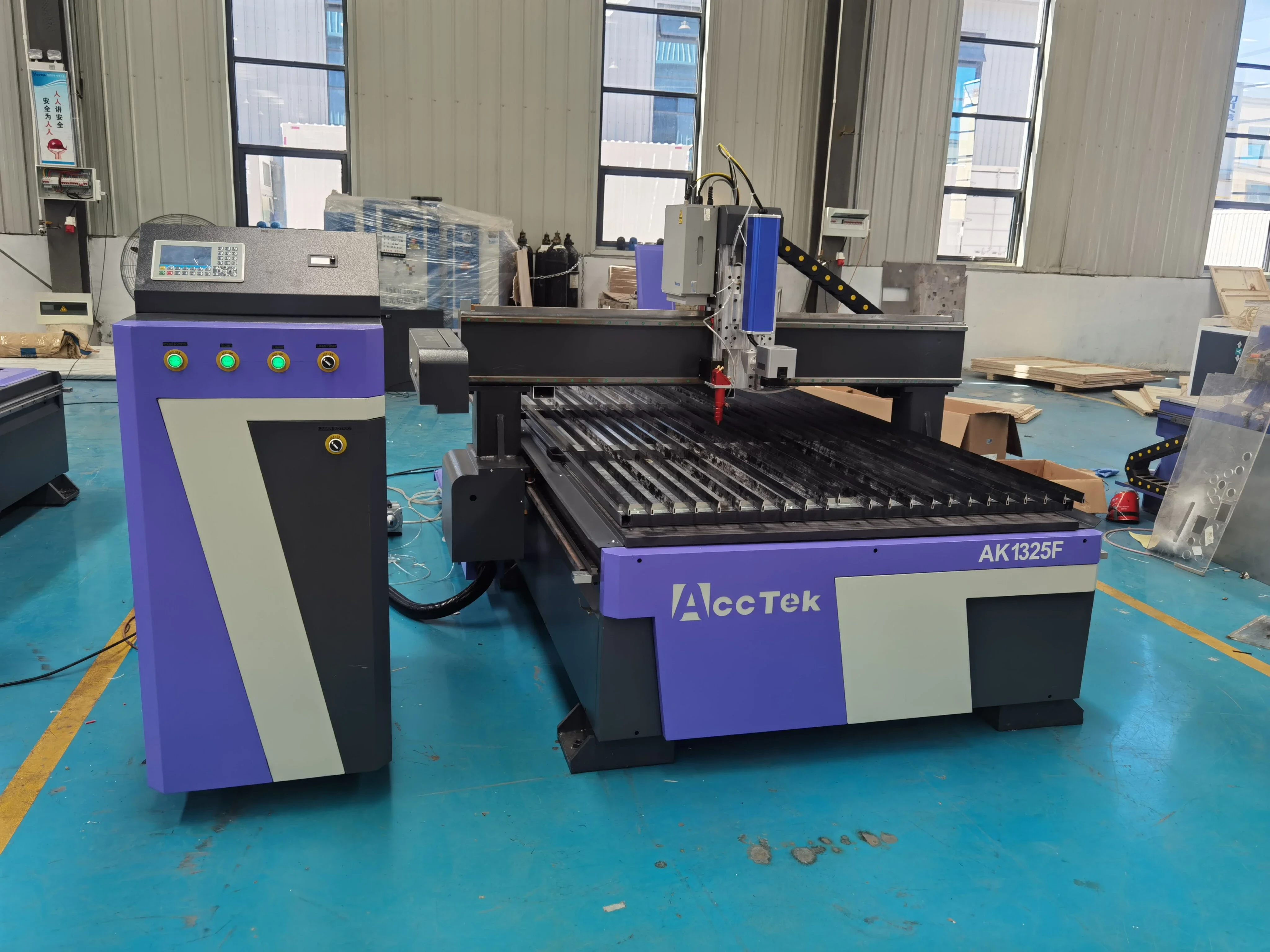 

Металлическая гравировка, лазерная маркировка и резка, 1300*2500 мм, нож кромкооблицовочный стол, волоконный лазер 20 Вт, углекислотный лазер 90 Вт, металлическая фреза