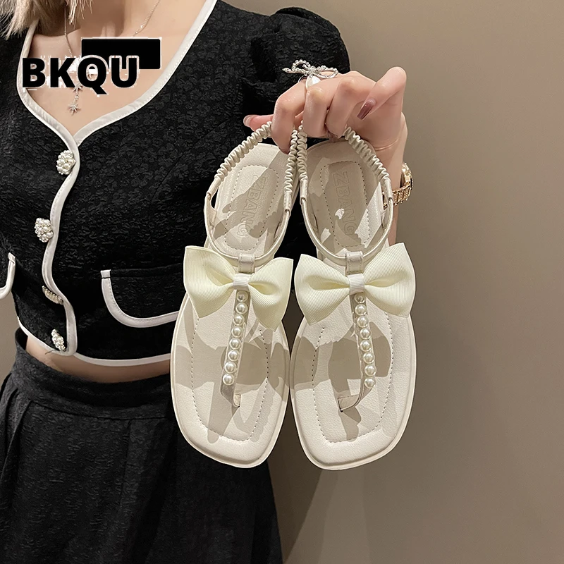 

BKQU Women Sandals Summer 2022 Fashion Flat Bottom Luxury Bow Beaded Decoration Comfortable Soft Sole women sandals