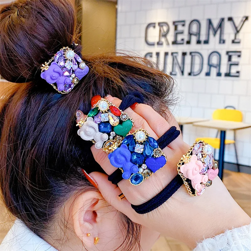 

2022 New Hold Your Head Bear Cartoon Head Rope Rhinestone Hair Accessories Female Temperament Baroque Pearl Hair Rope Headdress