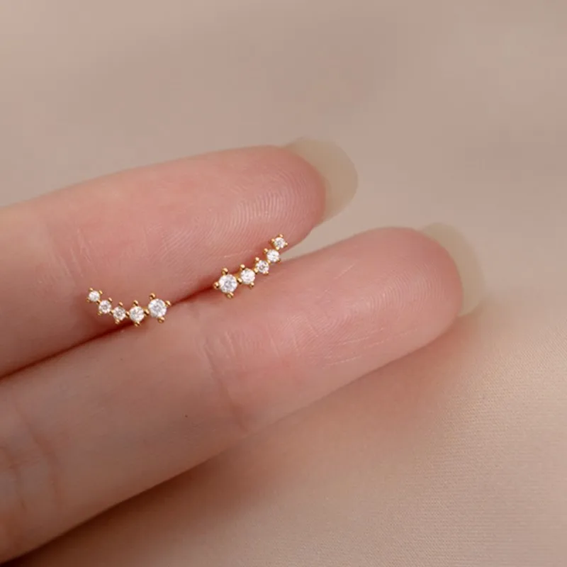

Серьги-гвоздики из серебра 925 пробы с цирконом