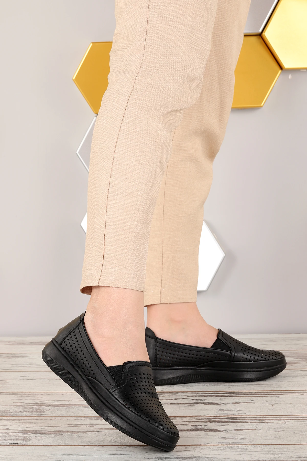 Wogo Y14-1 casual comfort special heel gel mother daily shoes