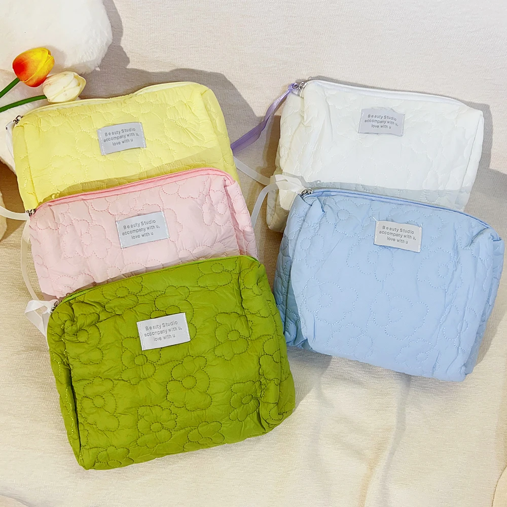 

Plush Cosmetic Makeup Storage Bag for Women Portable Flower Toiletry Bags Beauty Cases Organizer Pouch for Cosmetics Brushes