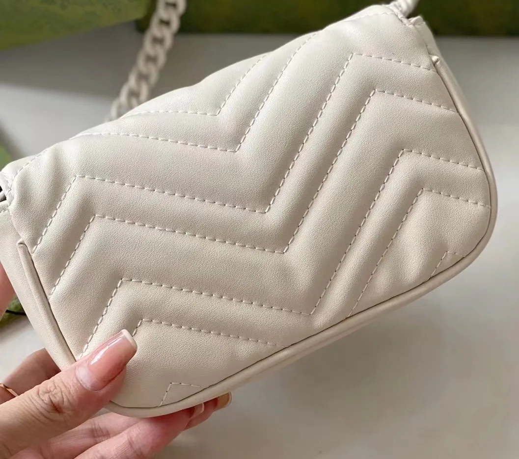 

2022 New Fashion Classic Wavy Square Bag Small Fragrance Versatile One Shoulder Chain Mini Cross-Body Bag