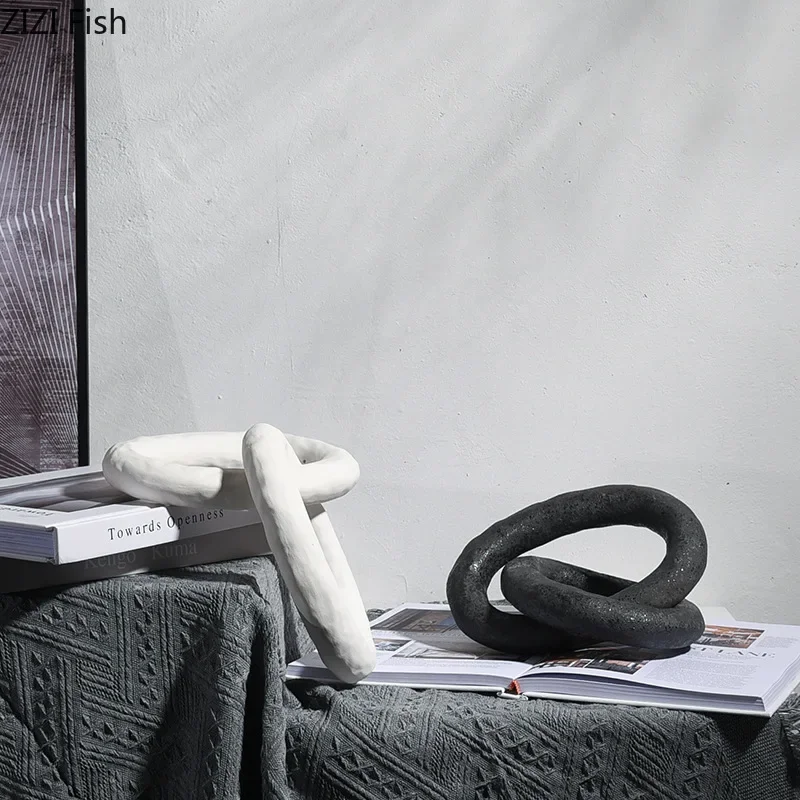 

Черно-белая статуя кольцевой цепи, керамические поделки, украшения для стола, декор для комнаты, эстетичный декор, креативный узел, Художественная Скульптура