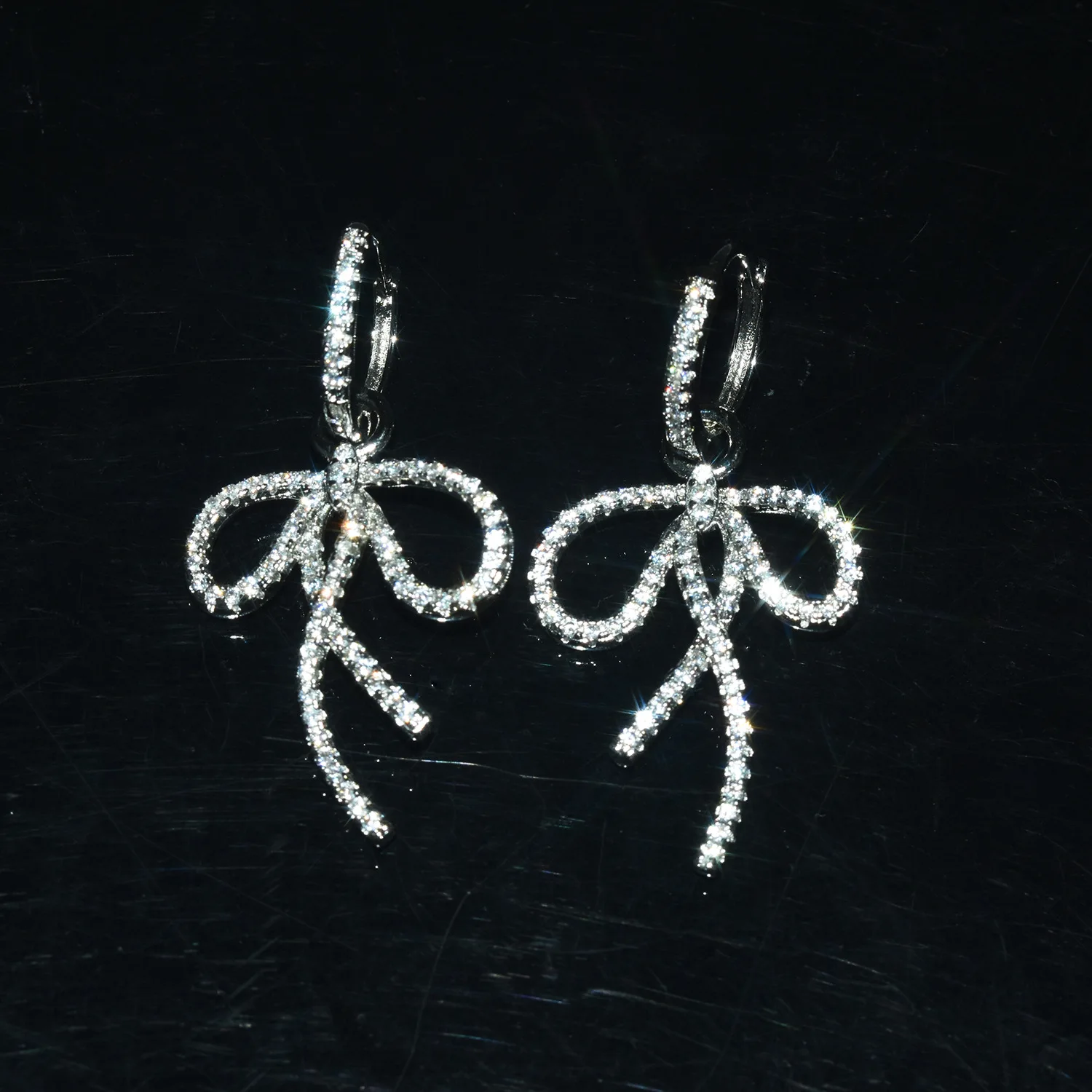 

Женские серьги из серебра 925 пробы, с фианитами