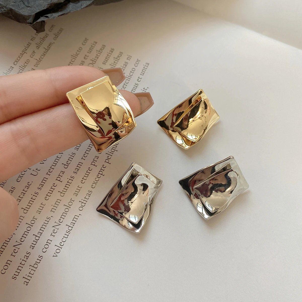 Женские винтажные медные серьги Flashbuy необычные металлические золотого и