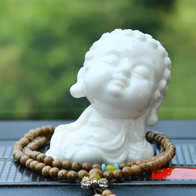 

Creative Car White Porcelain Cute Cute Little Rulai Desktop Tea Art Chinese Zen Car Decorations
