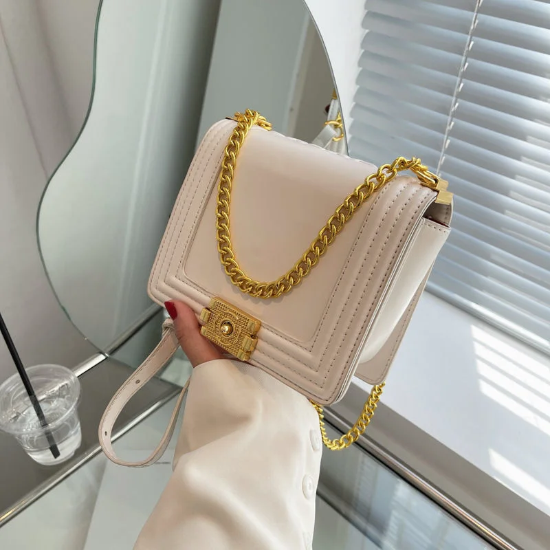 

High quality niche bag women's 2022 summer new fashion unique chain messenger bag versatile Fashion Shoulder Bag