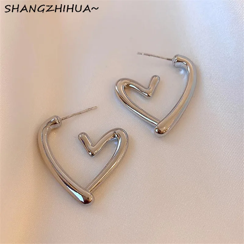 

South Korea's New Design Sense Of Hollow Metal Heart-Shaped Earrings For Women's Fashion Temperament Unusual Jewelry Gifts