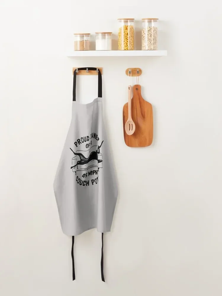 Гордый właściciel картофеля на диван 45 миль в час — забавный подарочный фартук для