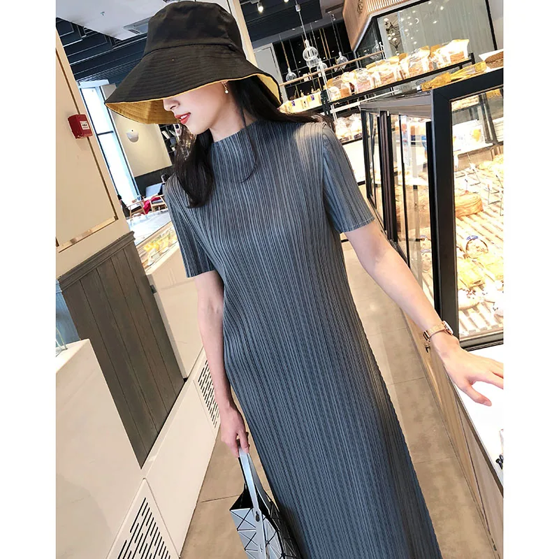 Купи Miyake Pleated Women Dress dresses 2022 Summer Elegant Casual Korean Basic Turtleneck Short Sleeve Long Dress Aesthetic Clothing за 2,016 рублей в магазине AliExpress