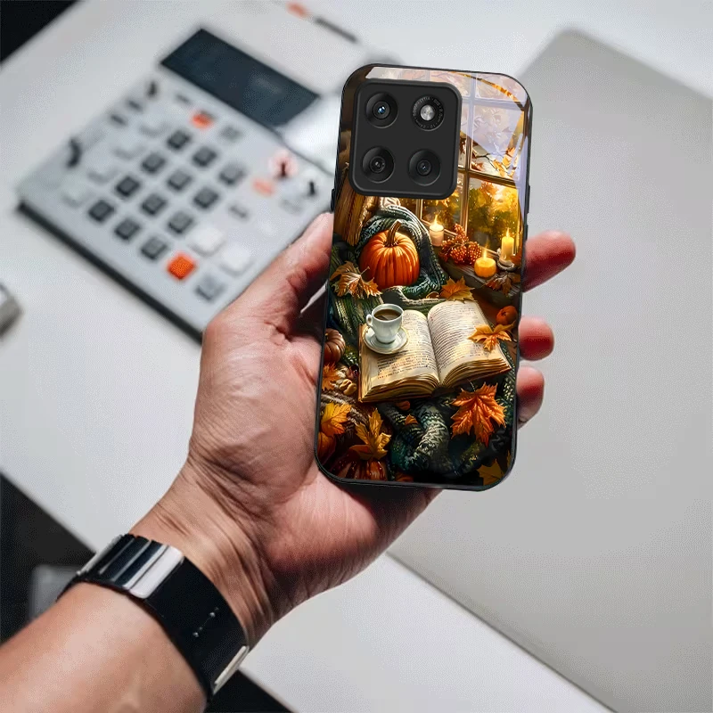 Фото Чехол для телефона из черного стекла с осенним декором для Motorola Moto Edge 60 70 20 Lite 30 Pro 40 50 Ultra G45 G54 G55 75 84 №3