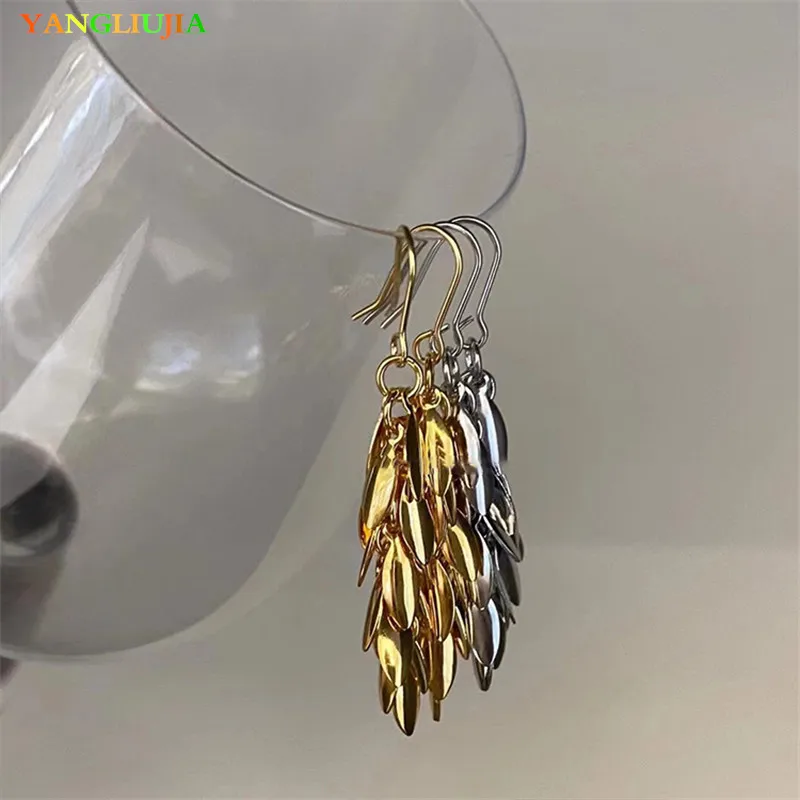 

Metal The Leaves Earrings European And American Style Personality Fashion Long Earrings Ms Girl Travel Wedding Accessories 2022