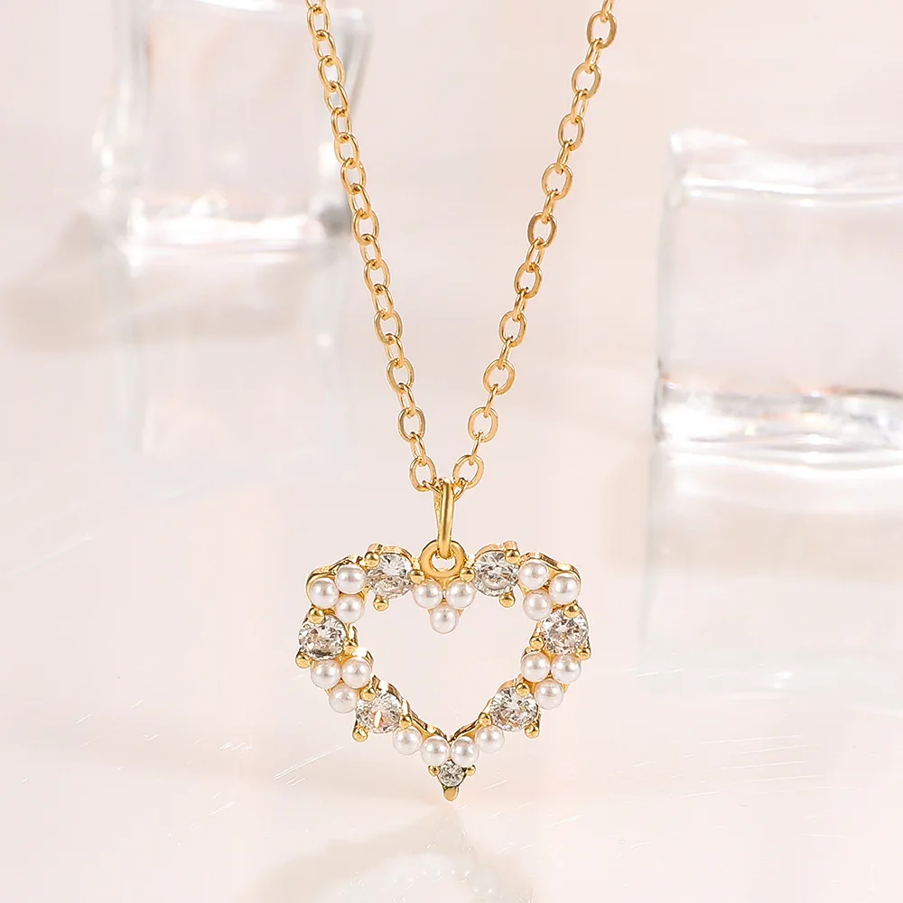 

Hollow Out Love Pearl Necklace Female Fashion Light Luxury Minority Design Diamond Inlaid Peach Heart Pendant Female Chain Gift