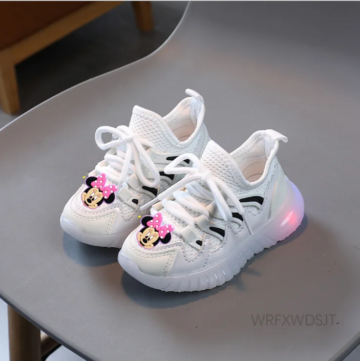 Туфли детские с подсветильник кой на мягкой подошве со светодиодной подсветкой |