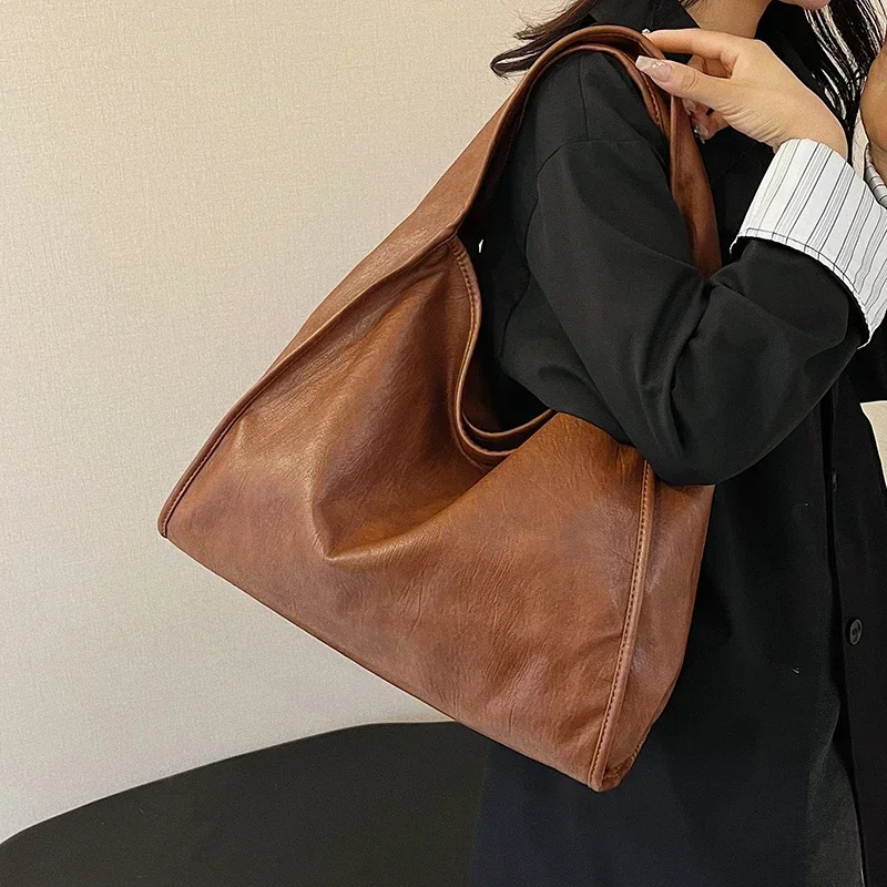 PU Solid Color Western Style 2024 New Women's Shoulder Bag Buckle Simple Fashionable Handbag Soft Versatile Commuting Tote