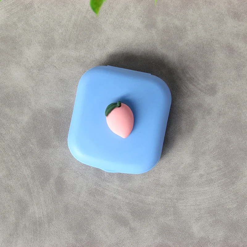 Контейнер для контактных линз в виде мультяшных фруктов