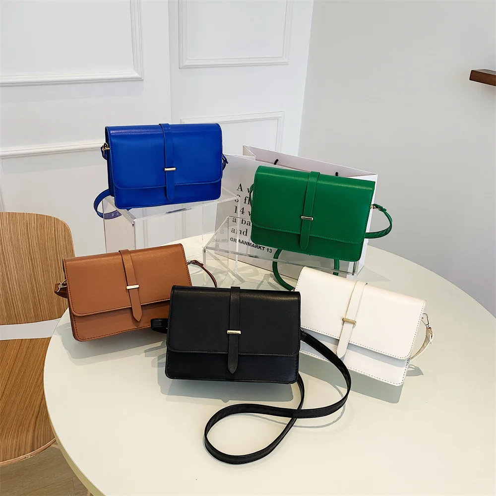 Маленькие сумки через плечо для женщин новинка 2022 модные женские на однотонная