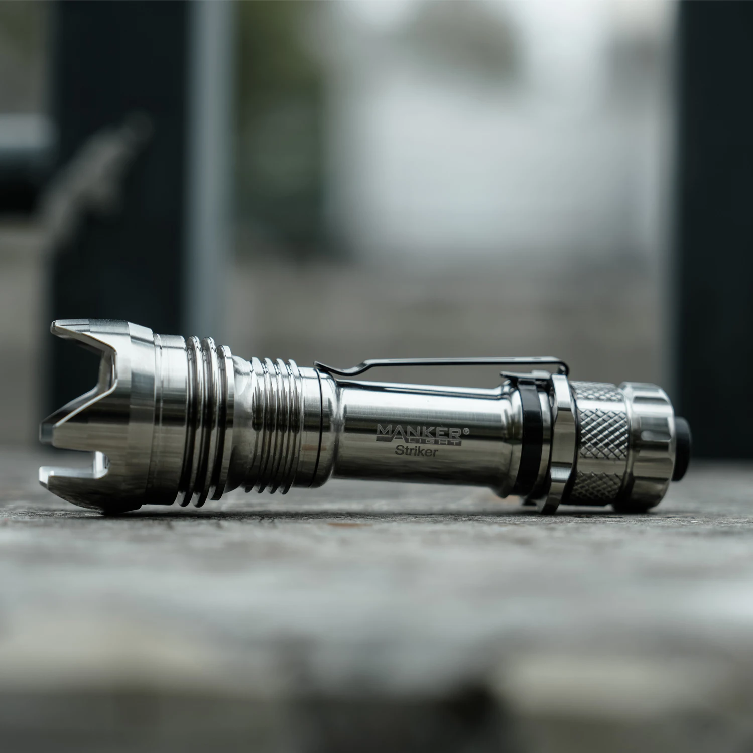 Фото Светодиодный тактический фонарик Mankerlight Striker Titanium TC4, 2300 люмен, Luminus SFT40, EDC + USB-перезаряжаемый аккумулятор 18650 №5