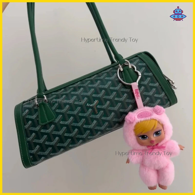 Фото Оригинальная серия MGA Bratz Bratziez Iconz: Модная плюшевая кукла в закрытой коробке, милый портативный кулон, декор для дома, подарочная коробка-сюрприз №4