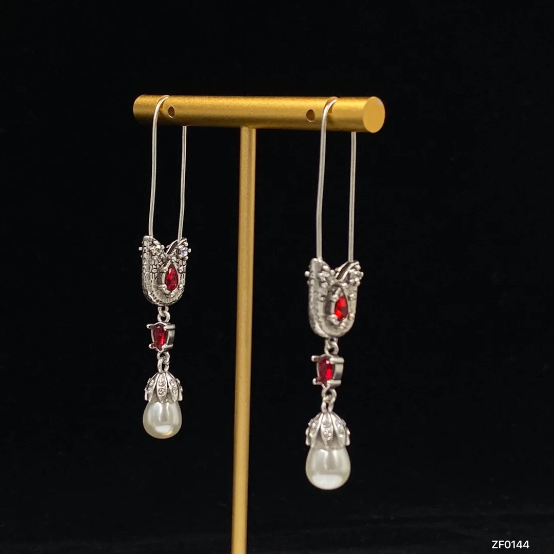 

2023 New in Luxury Earrings for Women Designer Pin Earrings Elegant temperament Eardrops Birthday Gift for Girls Free Shipping
