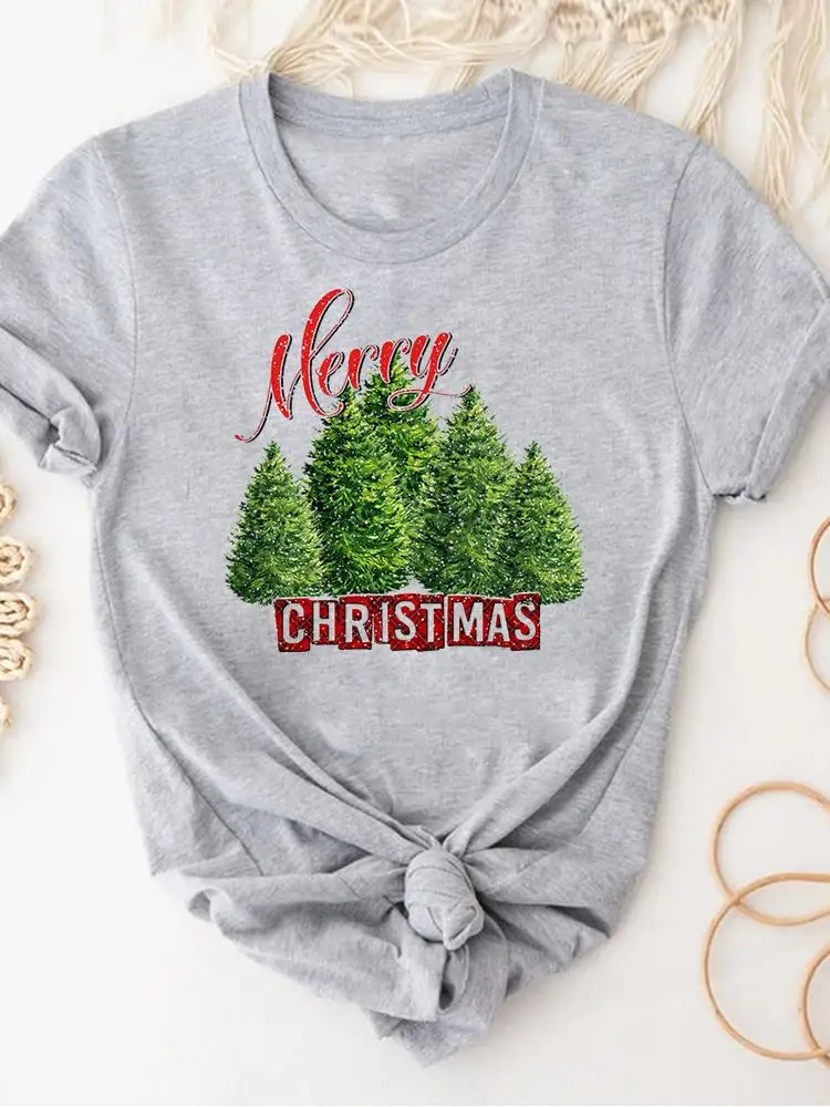 

Женская футболка с рисунком дерева и надписью «Love»