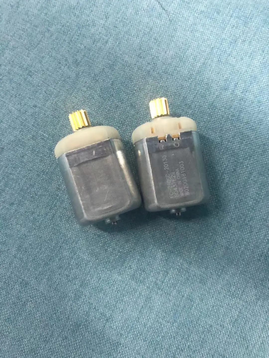 

AZGIANT 2PCS 11 Teeth For Mabuchi FC-280SC-20130 Car Rearview Micro Mirror Engine DC Motor Door Lock Trunk Carbon Brush Parts